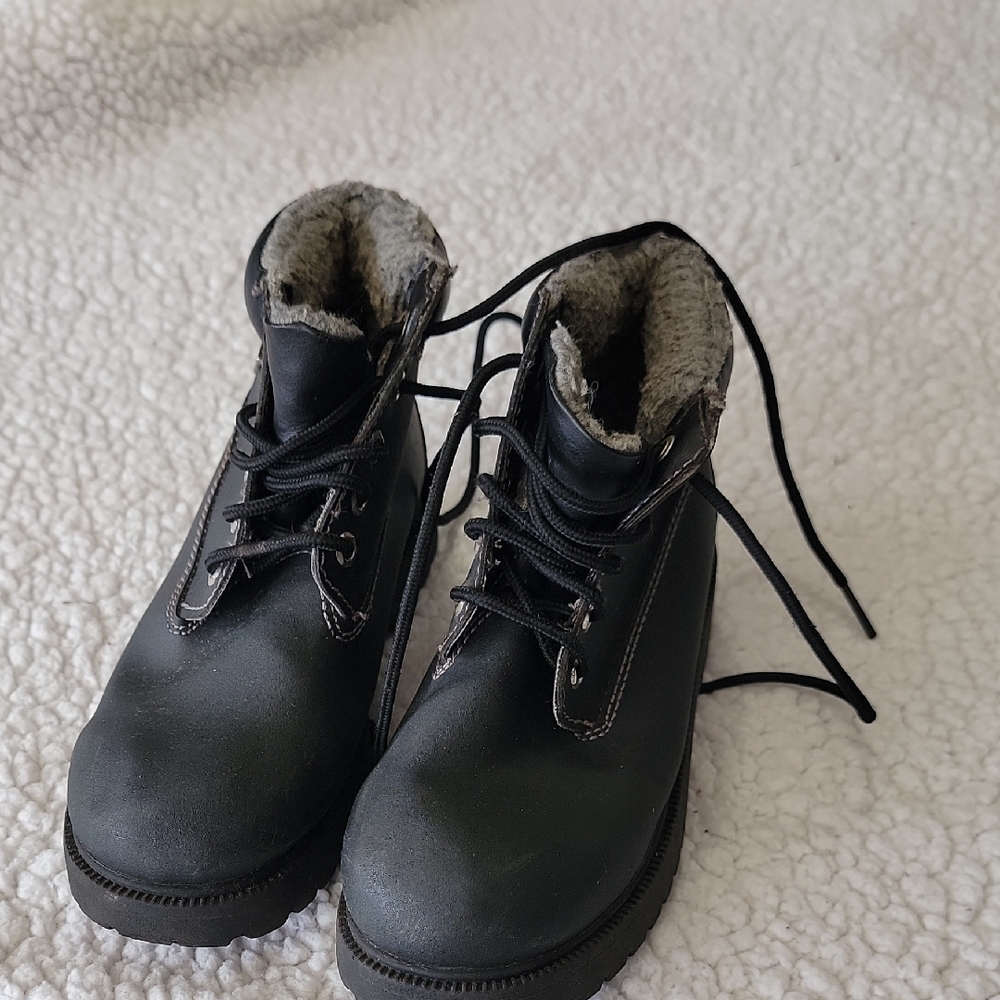 Smart Fit Black Lace-Up Boots with Fur Lining